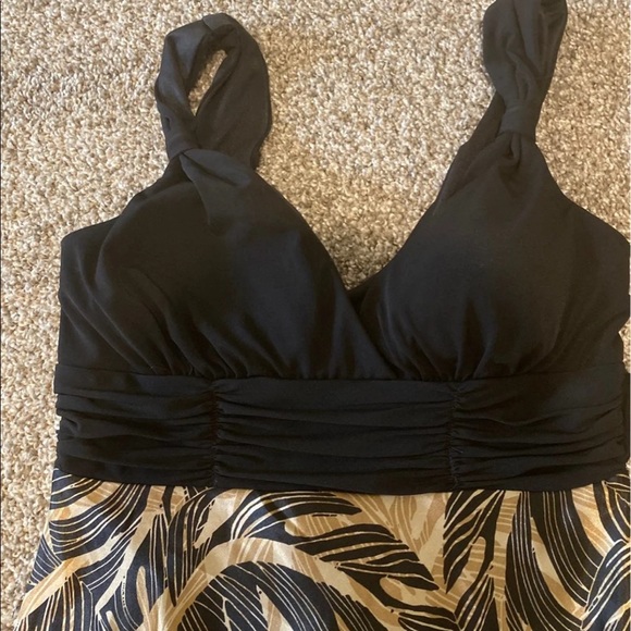 NEW STUDIO Y DRESS - Picture 2 of 5